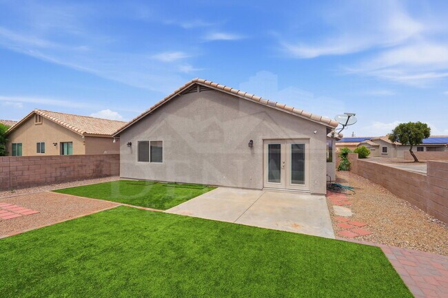 Building Photo - 2339 W Dillon Rd