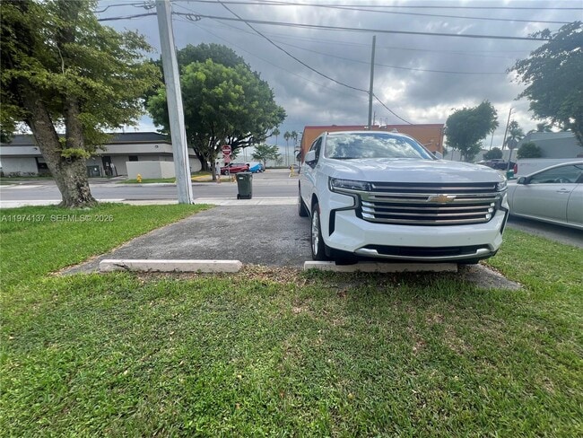 Building Photo - 5829 NW 37th St