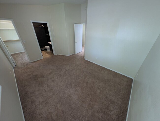 Building Photo - 2520 Sierra Luna Ave