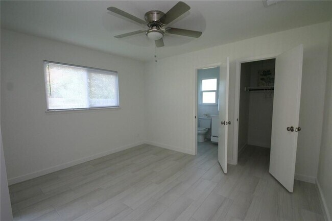 Building Photo - 7209 Shadywood Dr