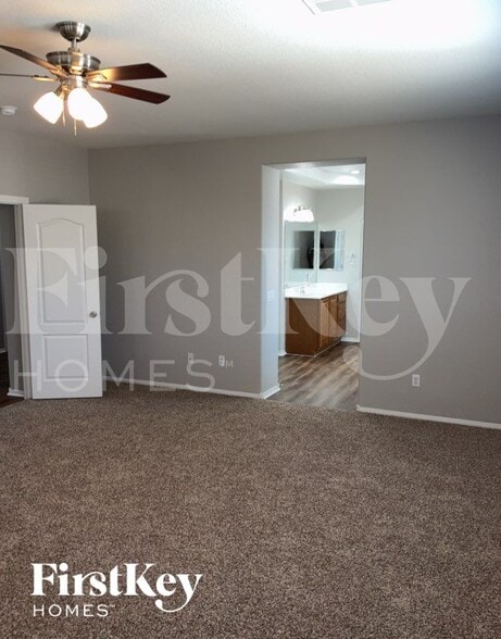 Building Photo - 1104 E Hammer Ln