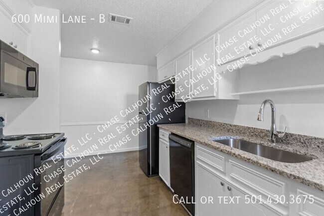 Building Photo - 600 Mimi Ln