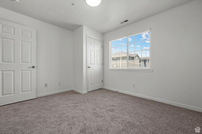 Building Photo - 3531 E Rock Creek Rd