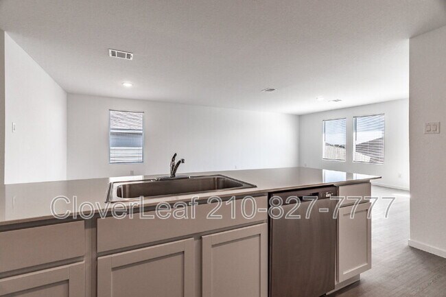 Building Photo - 469 Wolf Crest Blvd