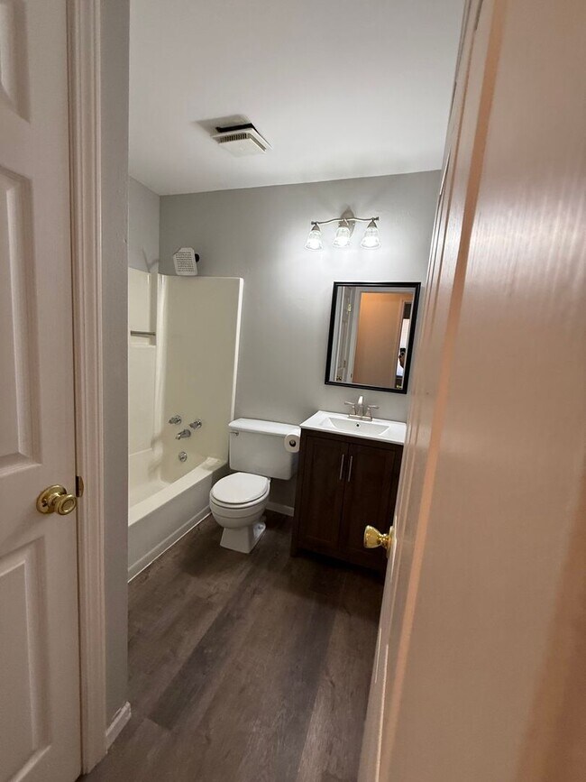 Building Photo - 17 Hurstfield Ct
