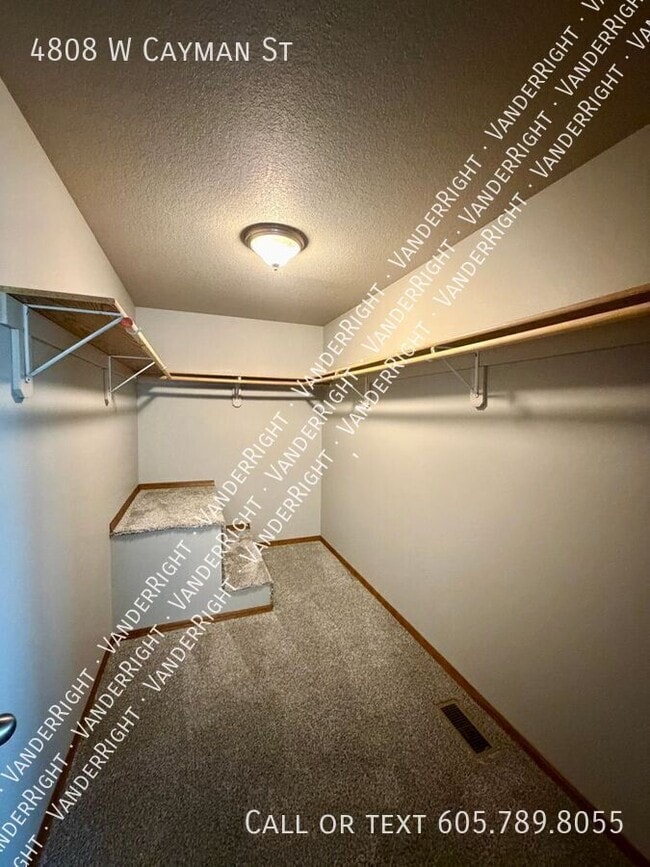 Building Photo - 4808 W Cayman St