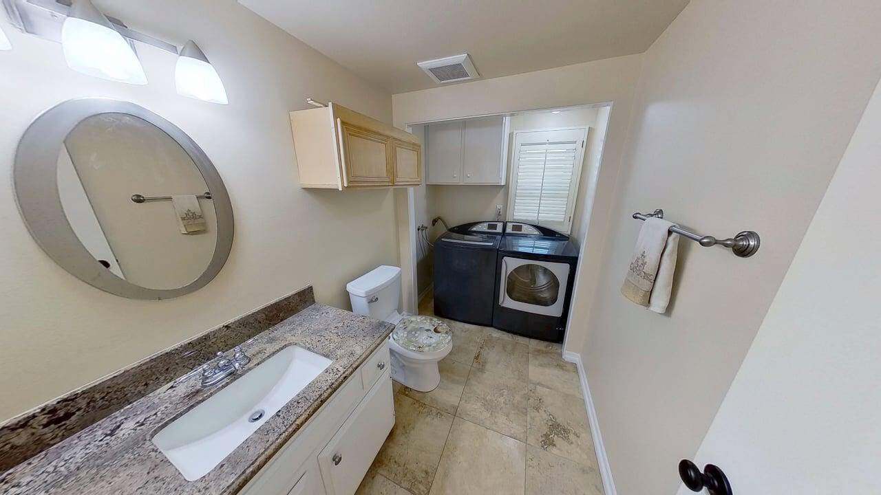 Building Photo - 4754 La Villa Marina