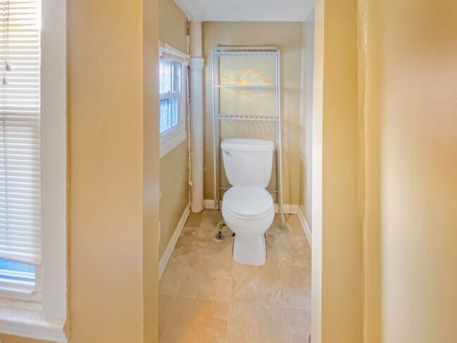 Building Photo - 209 Seward Ave NW