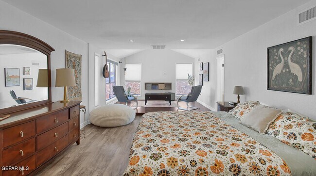 Building Photo - 779 Clay Ct