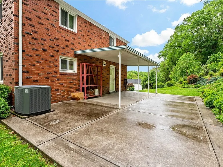 Building Photo - 350 Broadway Dr