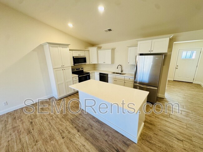 Building Photo - 3900 McKendree Xing