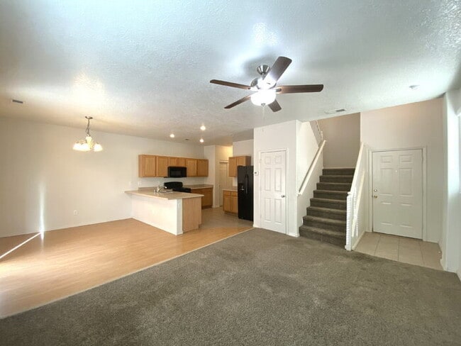 Building Photo - GATED COMMUNITY - 2 Story Townhouse - All BR Upper Level