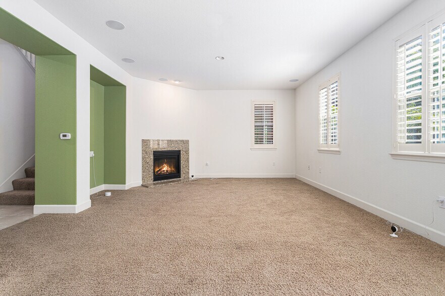 Building Photo - 4970 Trescott Ct
