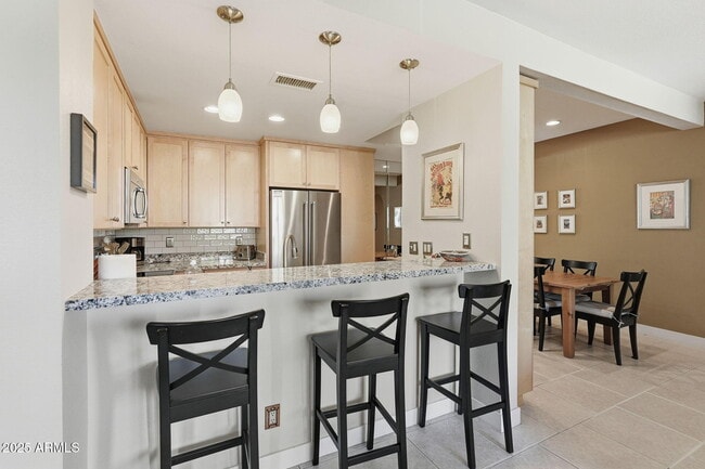 Building Photo - 9708 E Vía Linda