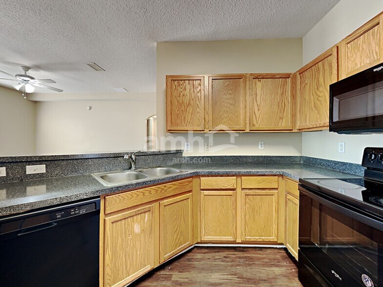 Building Photo - 2510 Victoria Point Dr