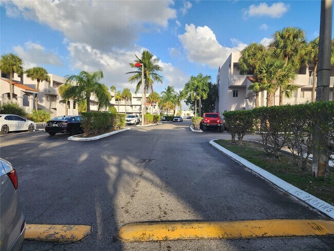 Building Photo - 2750 W 76th St