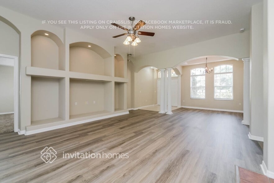 Building Photo - 13343 Biscayne Dr