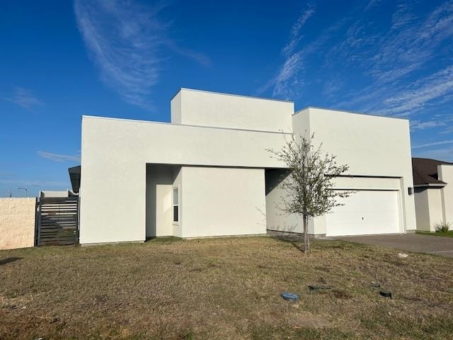 Building Photo - 6001 Vero Dr