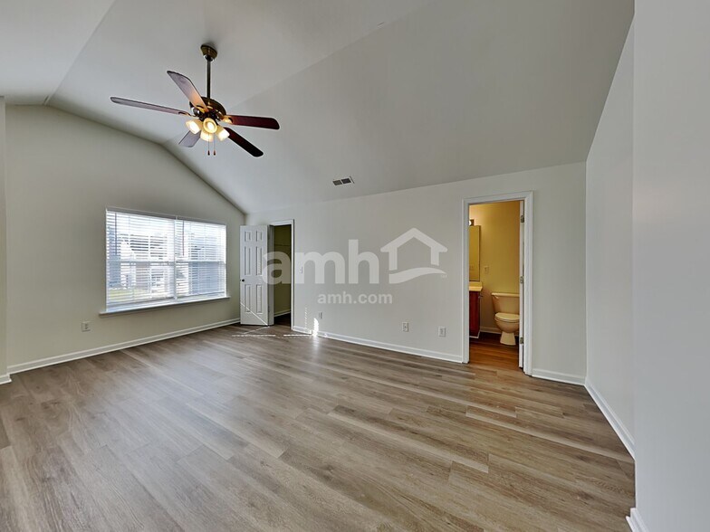 Building Photo - 2504 Boulder Ridge Dr