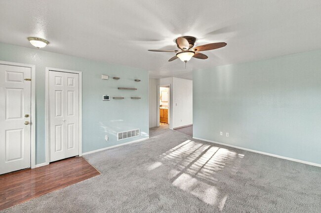 Building Photo - 546 S Race St
