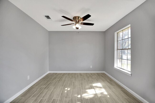 Building Photo - 1505 New Orleans St