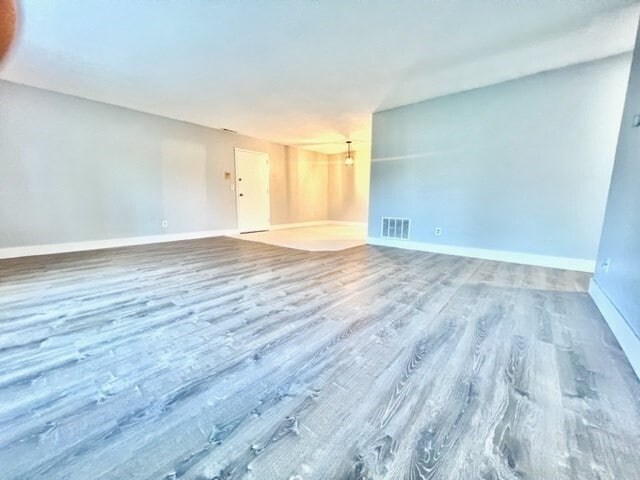 Building Photo - 11 Thayer Pond Dr