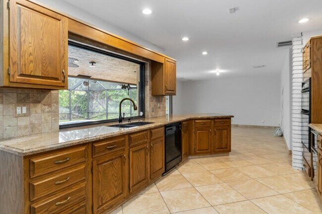 Building Photo - 21920 Holly Tree Way