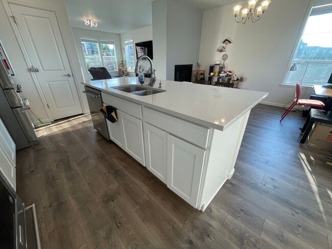 Building Photo - The Lifestyle You Seek!