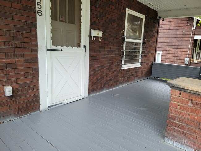 Building Photo - 456 Ormond Ave