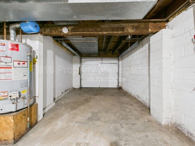 Building Photo - 6607 NE 49th St