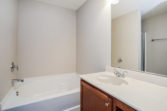 Building Photo - 6509 Longleaf Ln