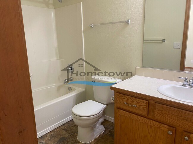 Building Photo - Beautiful 4 Bed 2 Bath Home on Corner Lot ...