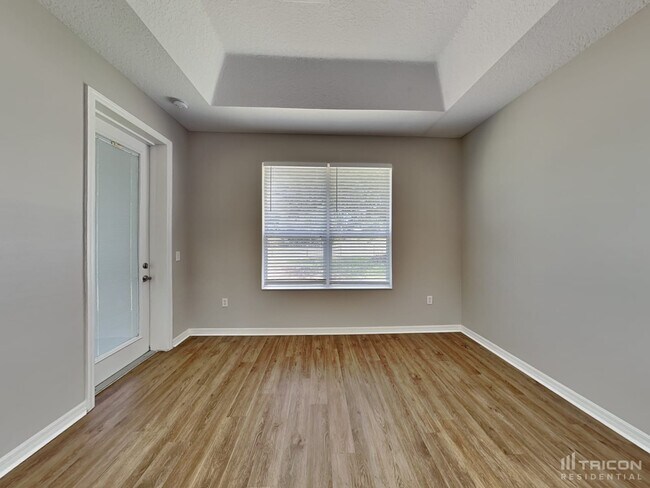 Building Photo - 36831 Queen Bee Ln