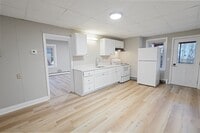 Building Photo - 175 School St