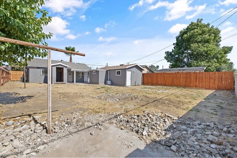 Building Photo - 1717 N Brooks Ave