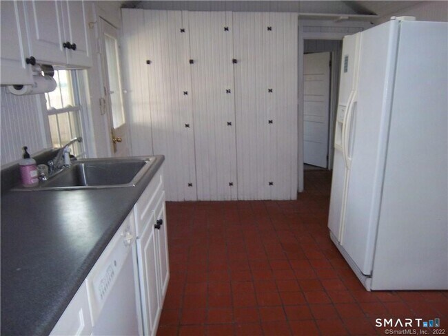 Building Photo - 12 Bluff Rd W