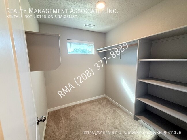 Building Photo - 4727 W Santa Fe Ln