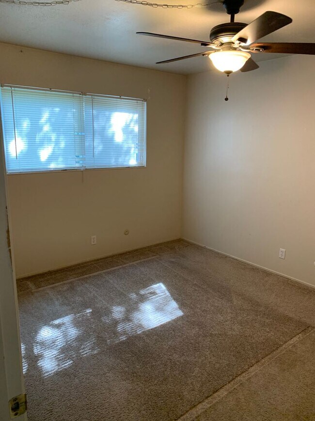 Building Photo - 3 Bedroom Home Near Slide Hill Park-$500 O...