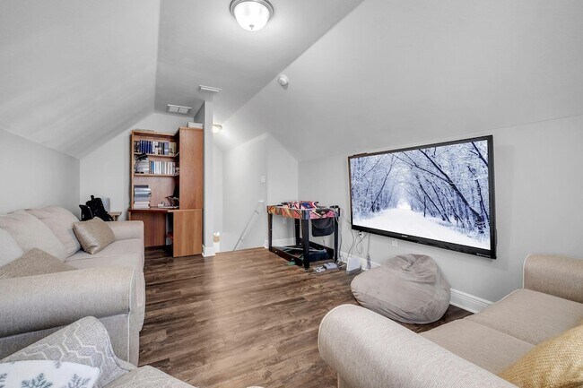 Building Photo - 1069 Lacey Ln