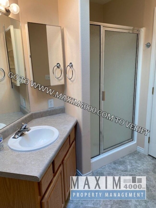 Building Photo - 2499 Interlochen Ct