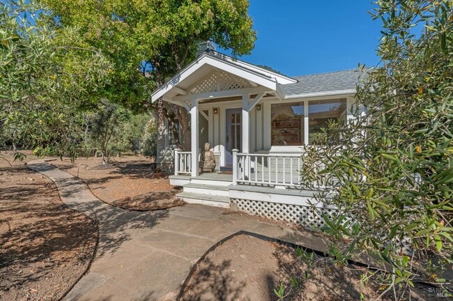 Building Photo - 40 Laurel Ave