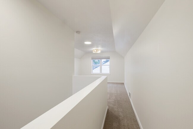 Building Photo - 1003 E Hopkins Dr