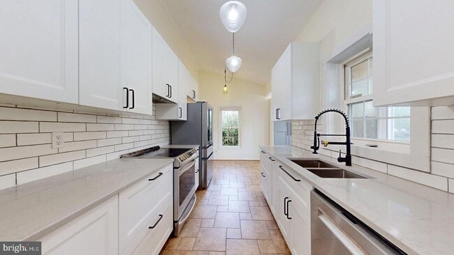 Building Photo - 12043 Stoneford Dr