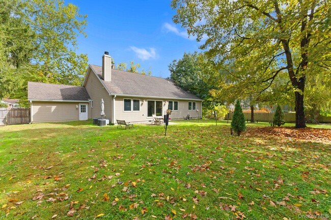 Building Photo - 19 Rockledge Rd
