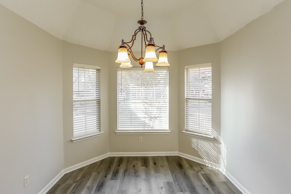 Building Photo - 8238 Regal Bend Dr