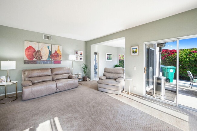 Building Photo - 48125 Vía Hermosa