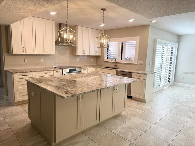 Building Photo - 140 Bridlewood Ln