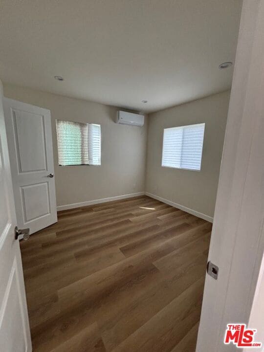 Building Photo - 800 E 83rd St