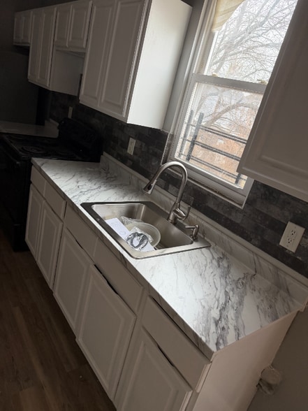 Building Photo - 904 S 18th St