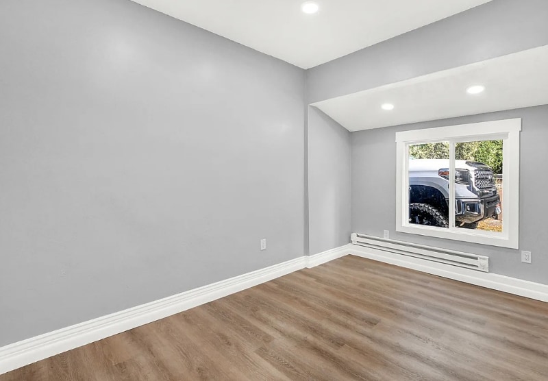 Building Photo - 523 Windsor St